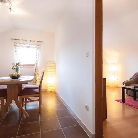 Apartamento Lovely In With Kitchen
