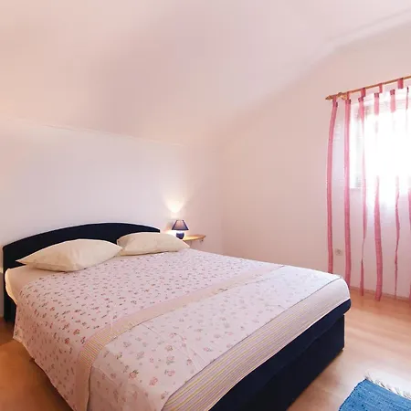2 Bedroom Beautiful In