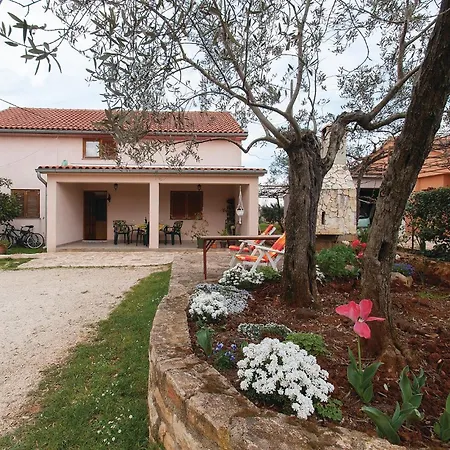 2 Bedroom Beautiful In *